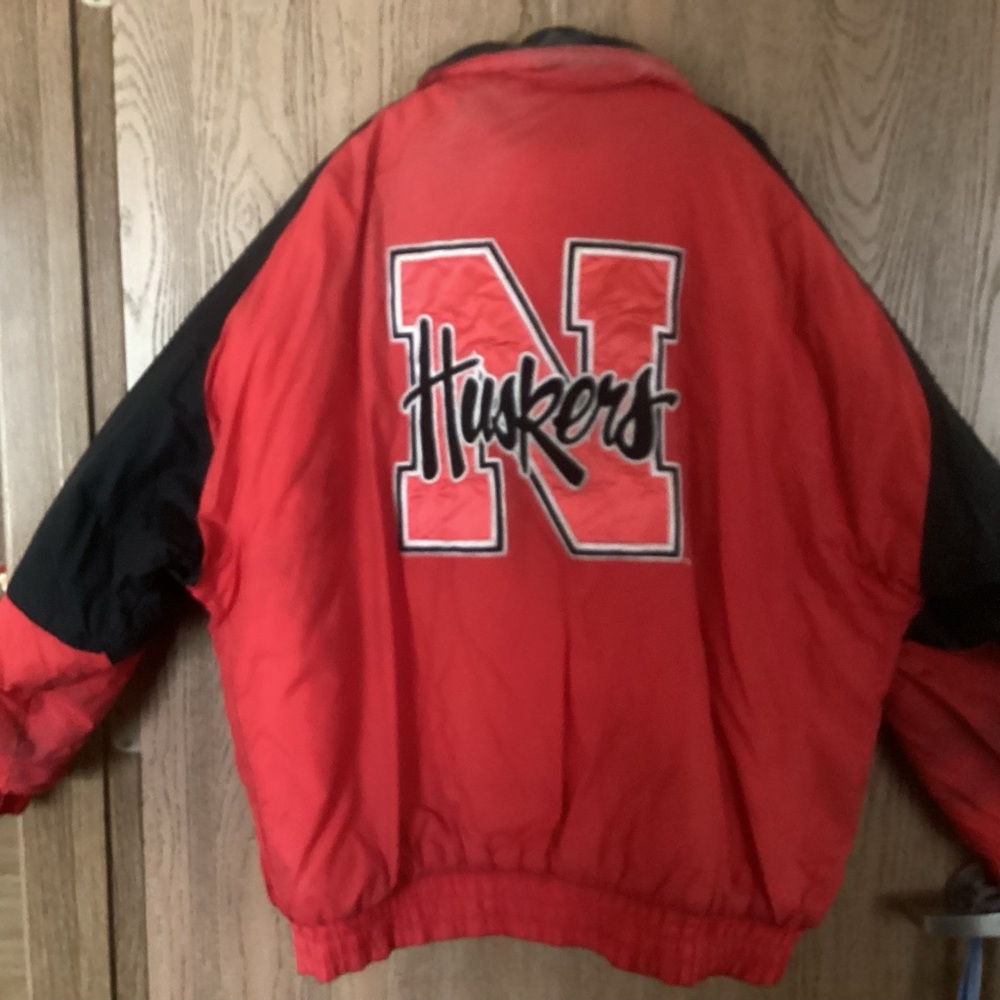 Size XL Nebraska coat. Very warm and will be a great coat for someone.